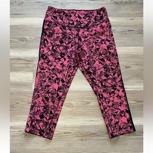 Nike Dri-Fit Legendary Jewels Pink /Black Cropped Legging Capris 683561 Size M